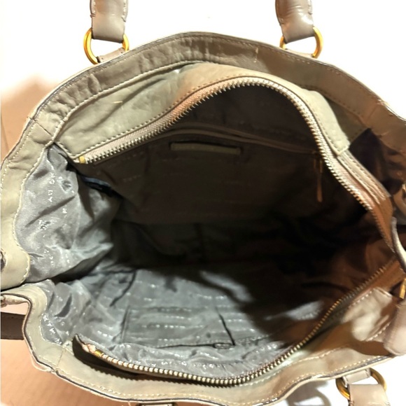 Marc by Marc Jacob’s Tan Leather Tote Bag - Picture 6 of 11